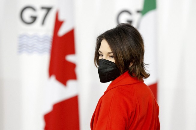 G7 warns Russia of 'massive' consequences if Ukraine invaded