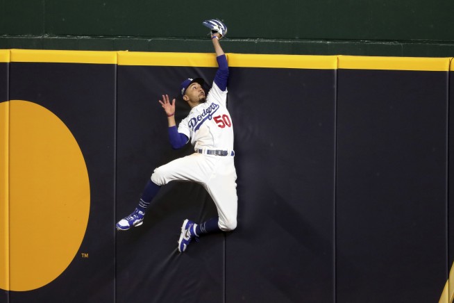 Catch this! Betts saves Dodgers with 3rd web gem in 3 nights