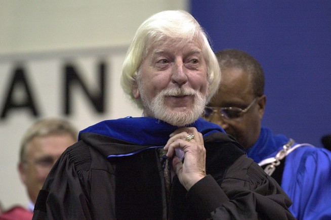 Sesame Street puppeteer Caroll Spinney dies at age 85