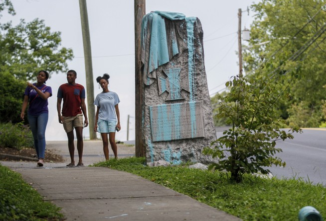 Confederate monuments removed or vandalized across the US