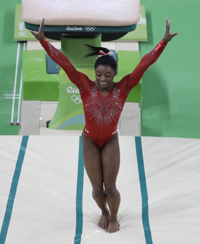Simone Biles dominates vault to win 3rd gold in Rio