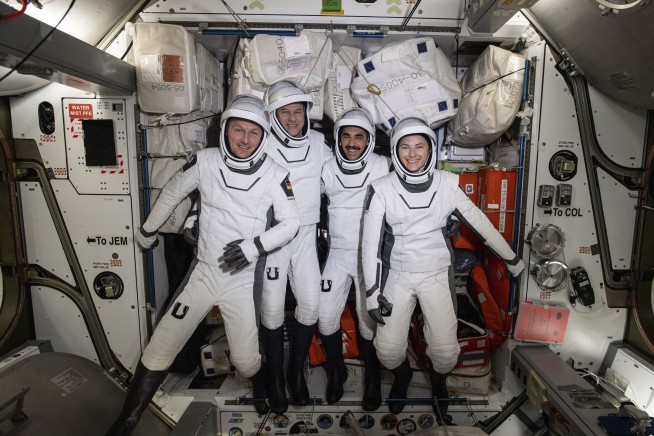 SpaceX brings 4 astronauts home with midnight splashdown