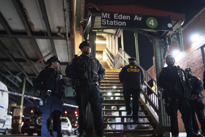 16-year-old boy arrested in NYC subway shooting that killed 1 and wounded 5