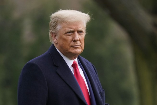 Lawmakers press Trump on relief bill as jobless aid expires