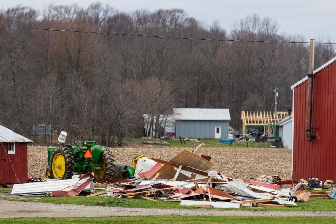 1 person dead as violent storms, including tornadoes, wallop Midwest and South