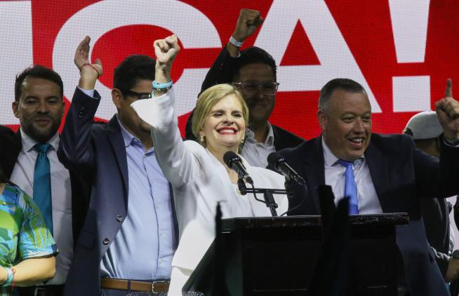 Conservative populist Laura Fernández wins Costa Rican presidency, preliminary results show