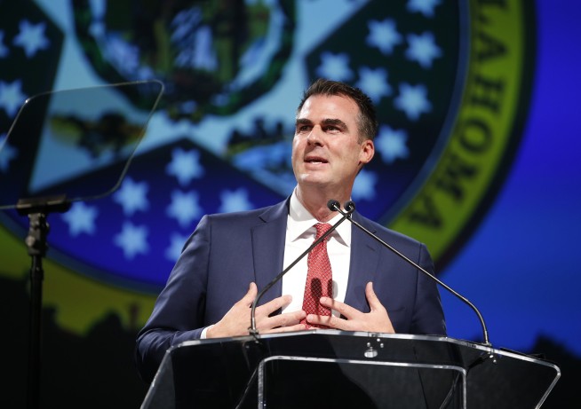 Officials: Mass Oklahoma inmate release is nation's largest