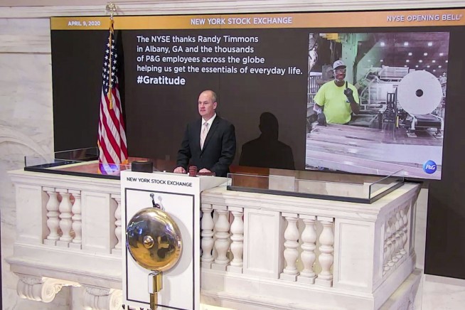 Stocks close out best week since 1974 after Fed acts again