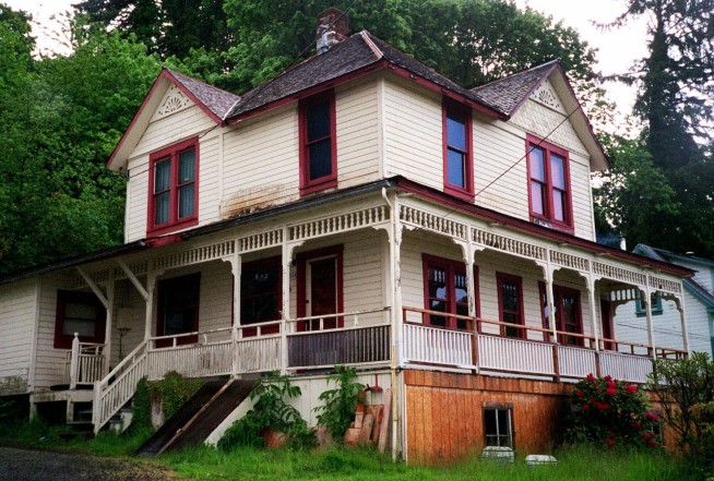 Famed 'Goonies' house for sale in coastal Astoria, Oregon