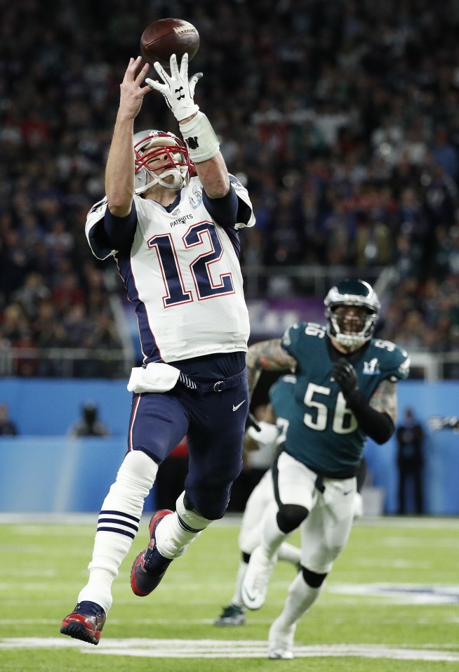 Catch/No Catch: Foles does, Brady doesn't in Super Bowl