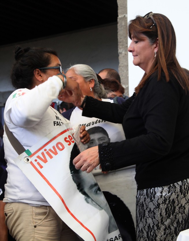 Report: Mexican police tortured suspects in students' case