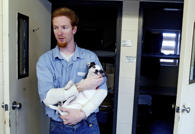 Man whose escape from Kansas prison was featured in book, TV movie dies behind bars