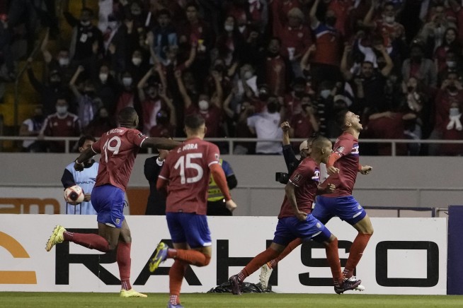 US returns to World Cup despite 2-0 loss at Costa Rica