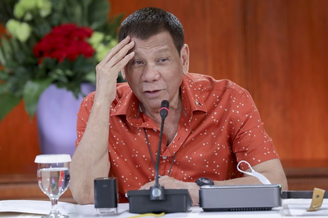 Duterte: Hold me responsible for killings in drug crackdown