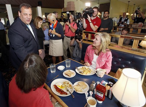 Christie betting on town halls to make voter connections