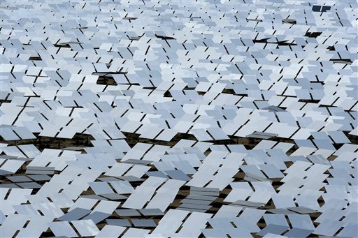 Emerging solar plants scorch birds in mid-air