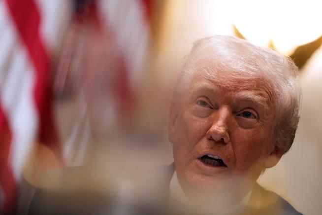 Trump says he's rebuilding Dulles airport while his administration is fixing the 'people movers'