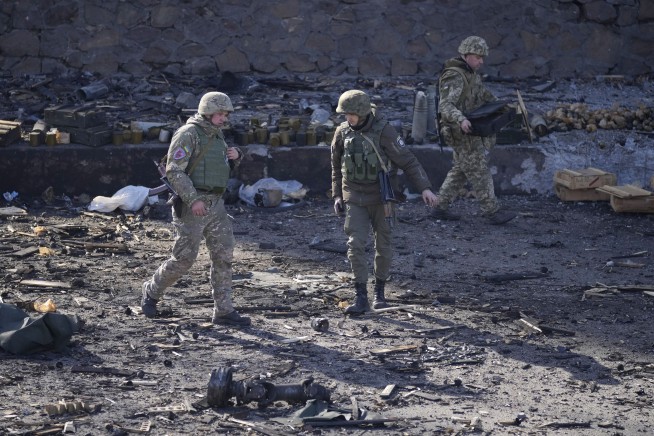 Russians push toward Ukraine's capital; residents take cover