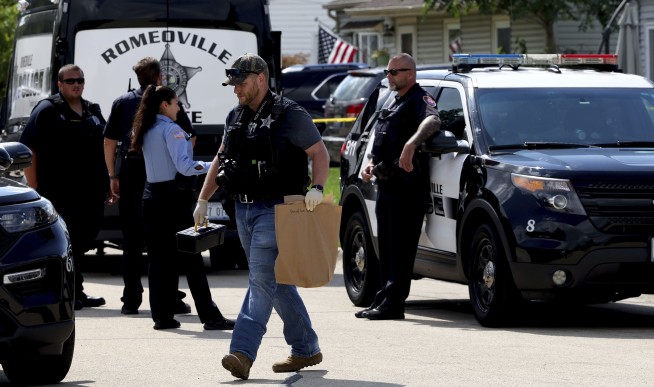 Suspect in fatal shootings of 4 people in suburban Chicago dead after car crash in Oklahoma