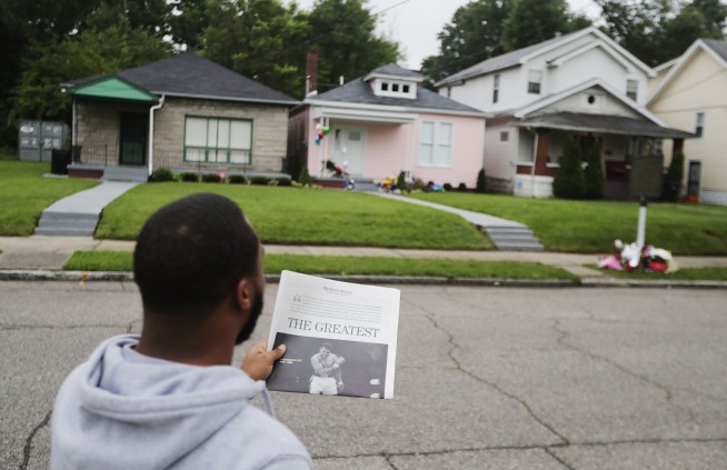 Ali's hometown joins together in prayer and celebration