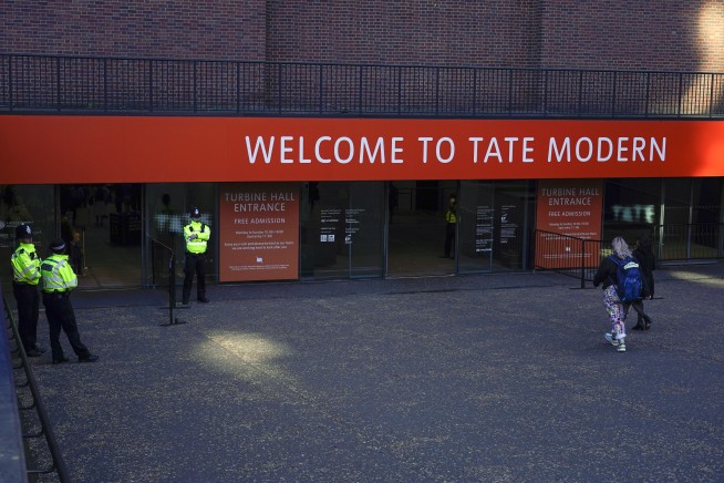A man dies after falling from the Tate Modern art gallery in London