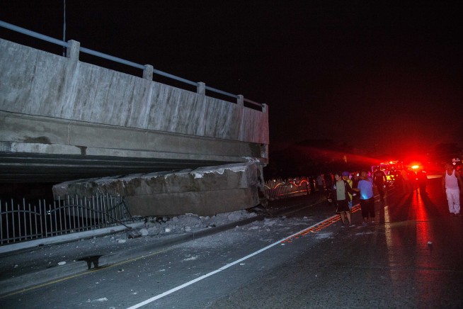 The Latest: Ecuador quake toll rises to 235; 1,557 hurt