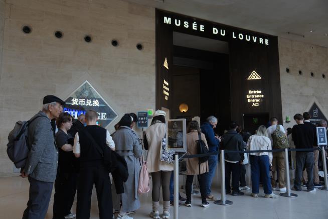Louvre director acknowledges failure after jewel heist and says she offered to resign