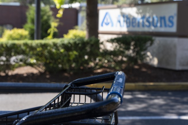 Albertsons sues Kroger for failing to win approval of their proposed supermarket merger
