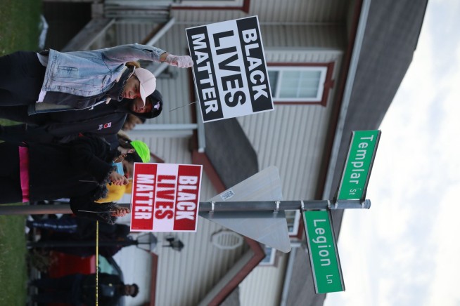 Columbus police officer fatally shoots girl swinging knife