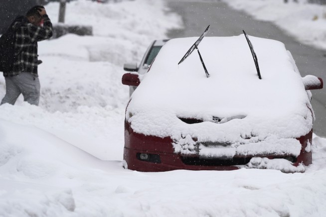 Major storm hits Northeast, more than foot of snow forecast