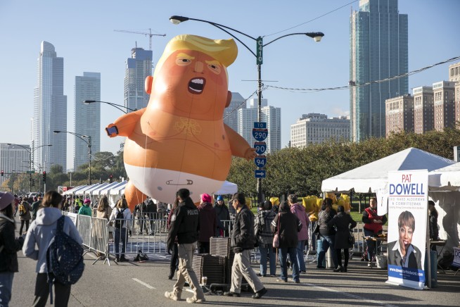 Thousands march in Chicago to encourage voting in midterms