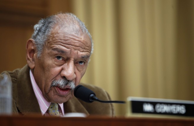 Michigan Rep. Conyers denies sexual harassment settlements