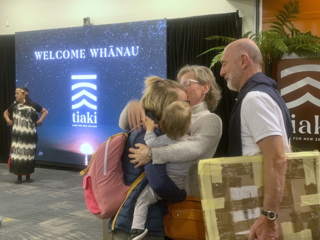 Experts say New Zealand should keep virus elimination plan