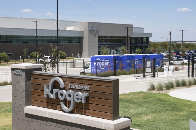 Kroger and Albertsons make a final pitch for their merger before a judge decides whether to block it