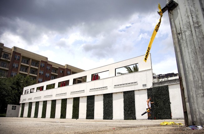 2 dead, 2 injured after man opens fire in Houston nightclub