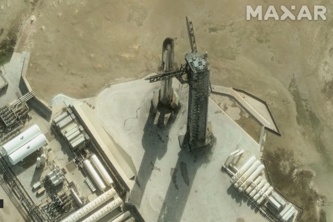 SpaceX loses spacecraft after catching rocket booster at the launch pad in latest Starship test