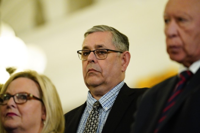 Lawmakers seek to bar insurrectionists from holding office