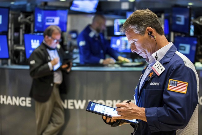 Late tech rally leaves Wall Street indexes modestly higher