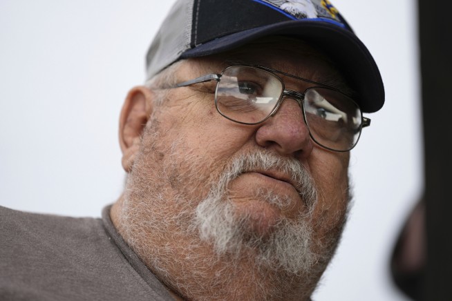 Dangerous chemical leak spurs evacuation order in Ohio town