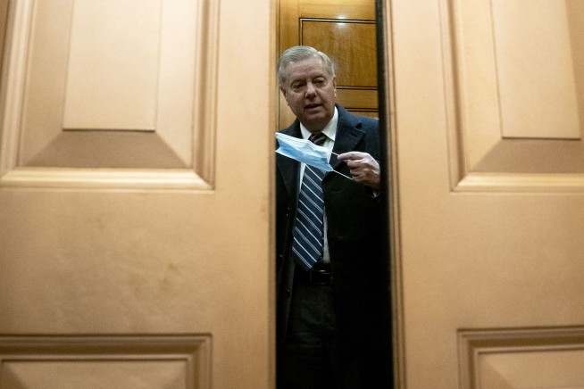 Pelosi says independent commission will examine Capitol riot