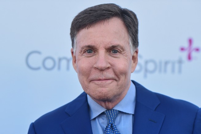 Bob Costas wins Baseball Digest lifetime achievement award