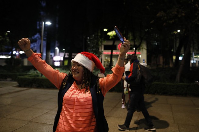 Some Mexicans struggle to get oxygen amid virus case surge