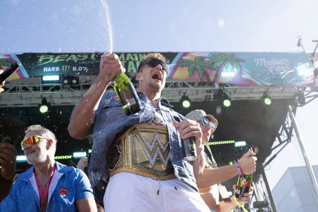 Gronk-a-Mania set to run wild over WrestleMania weekend