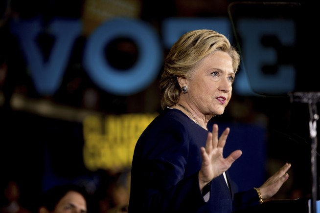 Fox apologizes for inaccurate Hillary Clinton report