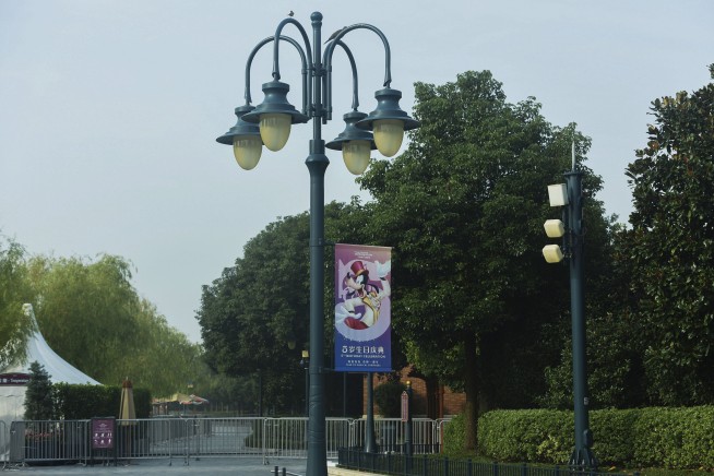 Shanghai Disneyland tests 33K, closes 2 days over 1 contact