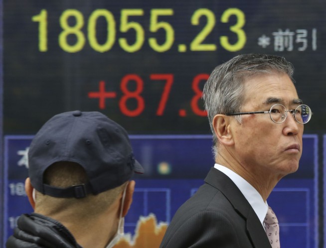 Global stocks, oil rise after Wall Street hits record