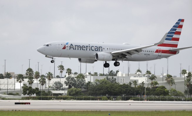 American Airlines plans 19,000 furloughs, layoffs in October
