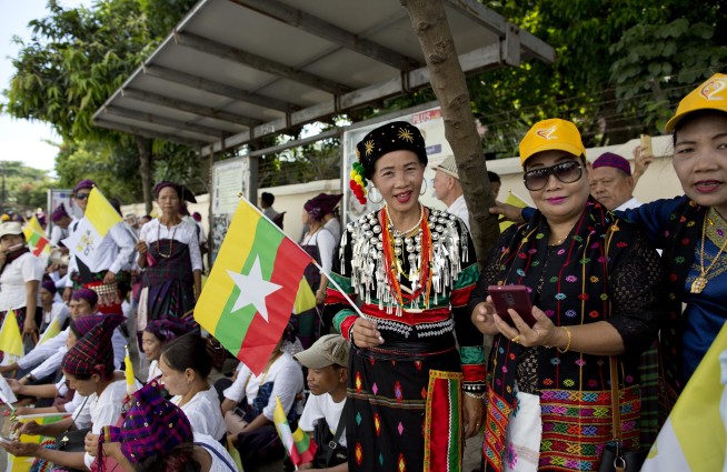 Pope's trip to Myanmar, Bangladesh turns on 1 word: Rohingya