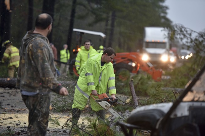 Storms kill 4, damage buildings across Southern states