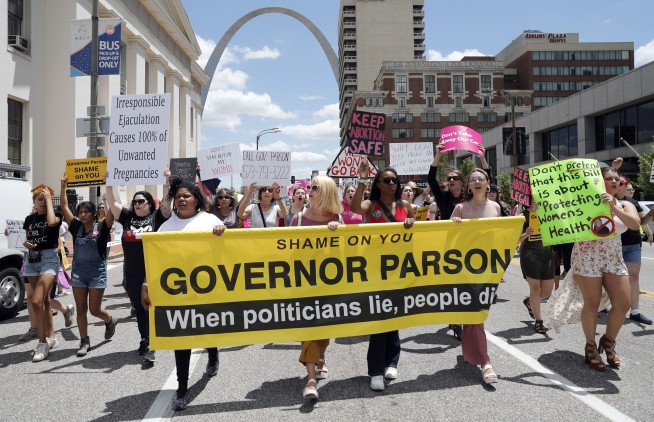 Judge's order means Missouri clinic can keep doing abortions